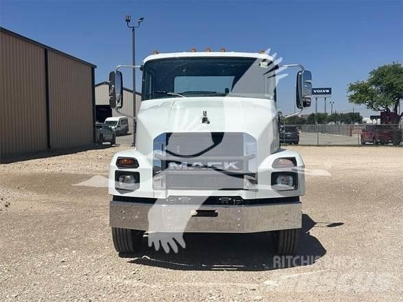 Mack MD7 Chassier