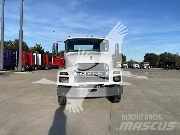 Mack MD7 Chassier
