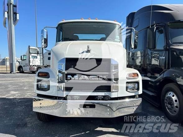 Mack MD7 Chassier
