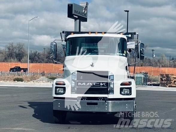 Mack MD7 Övrigt