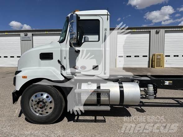 Mack MD7 Chassier