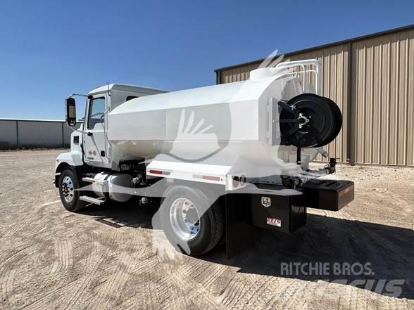 Mack MD7 Tankbilar