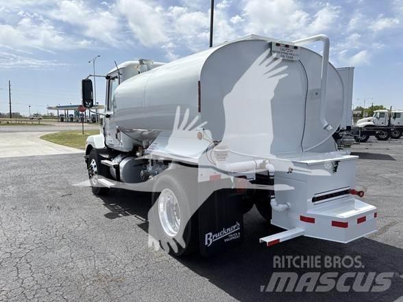 Mack MD7 Tankbilar