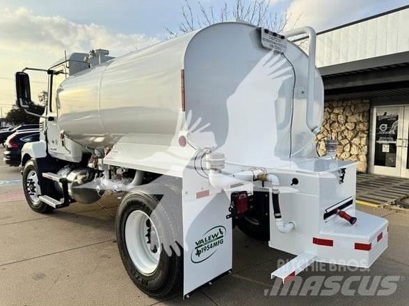 Mack MD7 Tankbilar