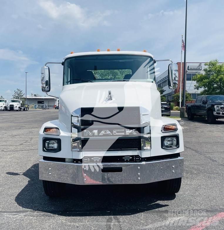 Mack MD7 Chassier