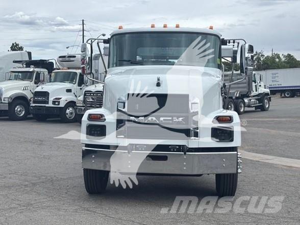 Mack MD7 Entreprenad - Övrigt