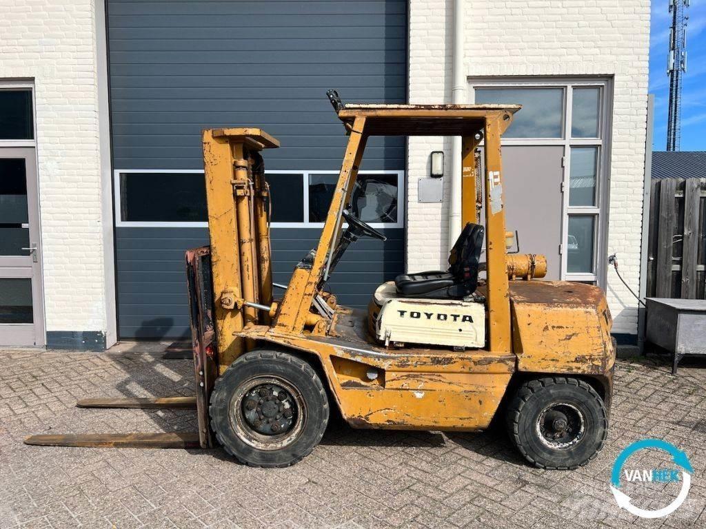 Toyota 3FD30 3FD30 Dieselmotviktstruckar
