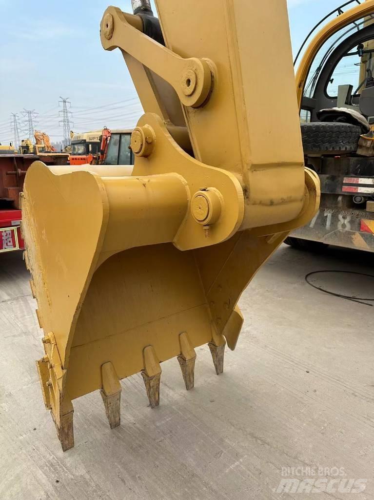 CAT 320 D Bandgrävare