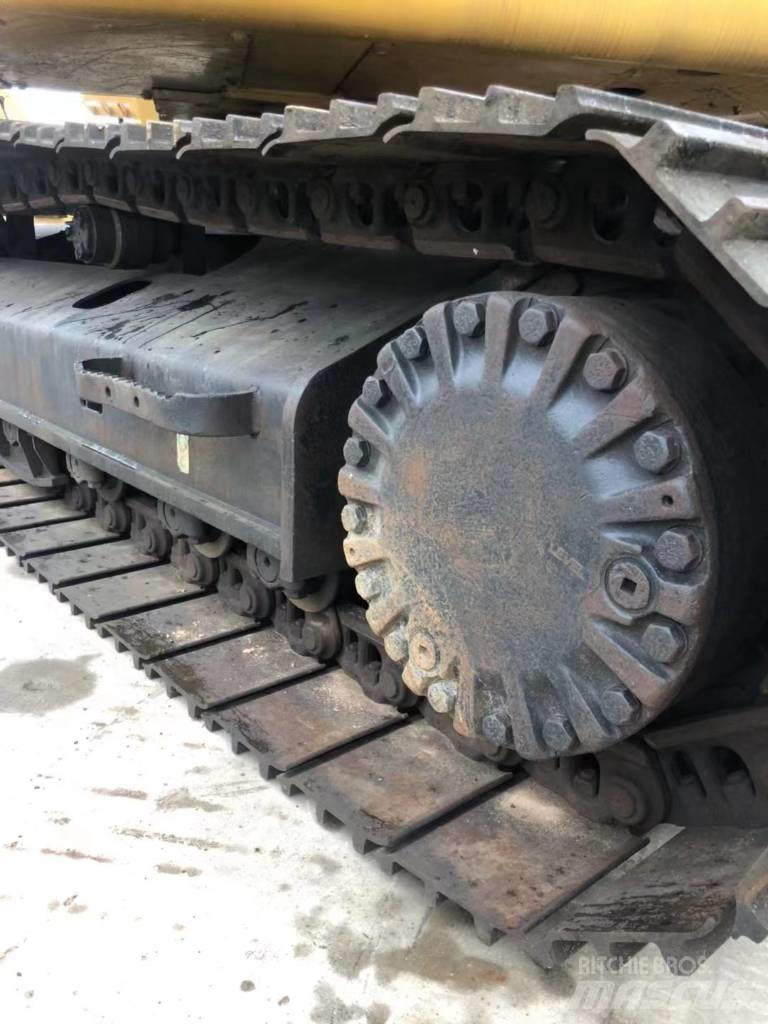 CAT 323 D Bandgrävare