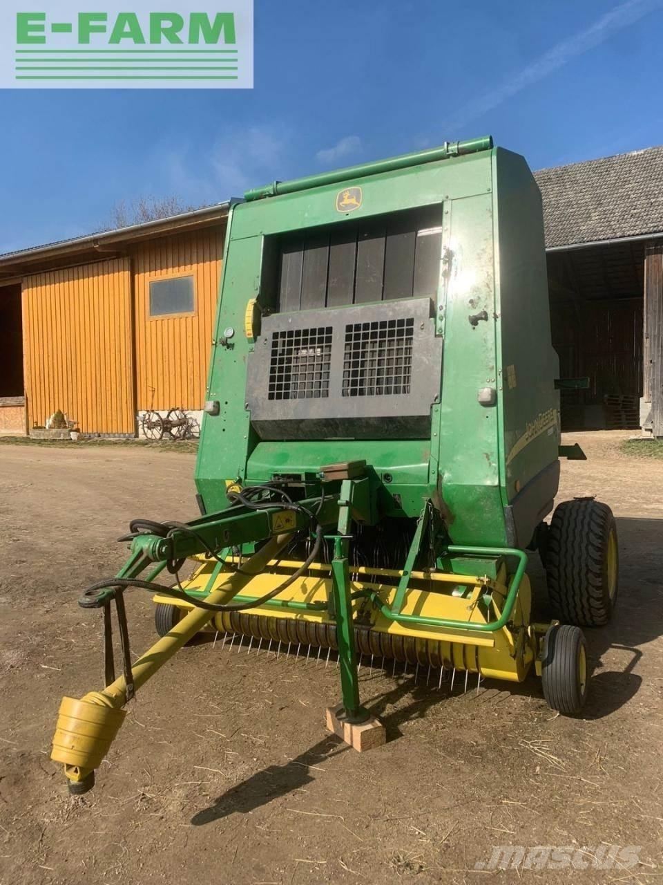 John Deere 592C Fyrkantspressar
