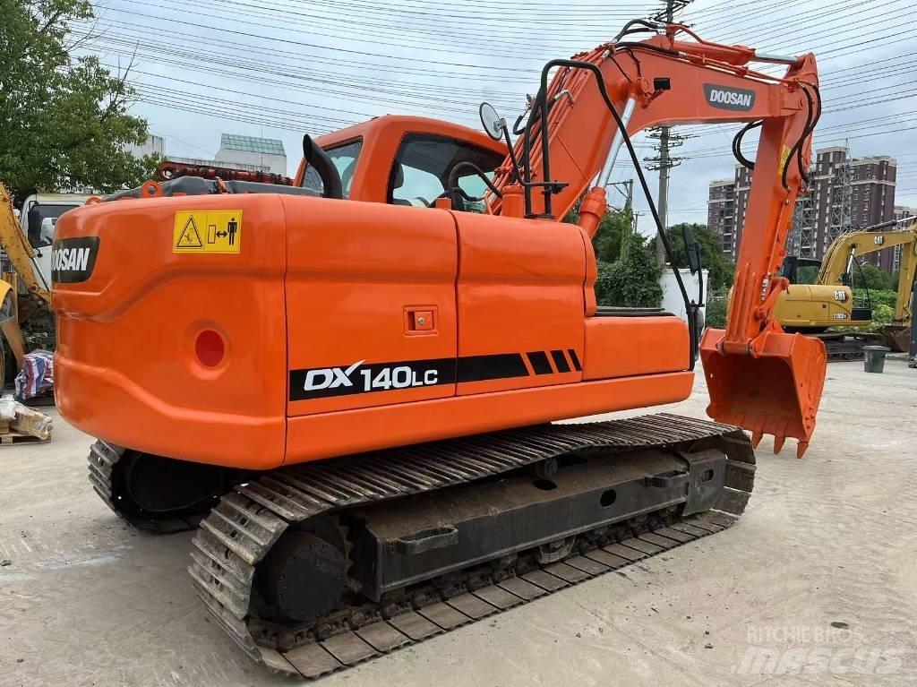 Doosan DX 140 Bandgrävare