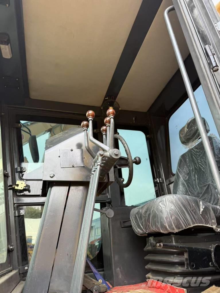 CAT 140 K Väghyvlar