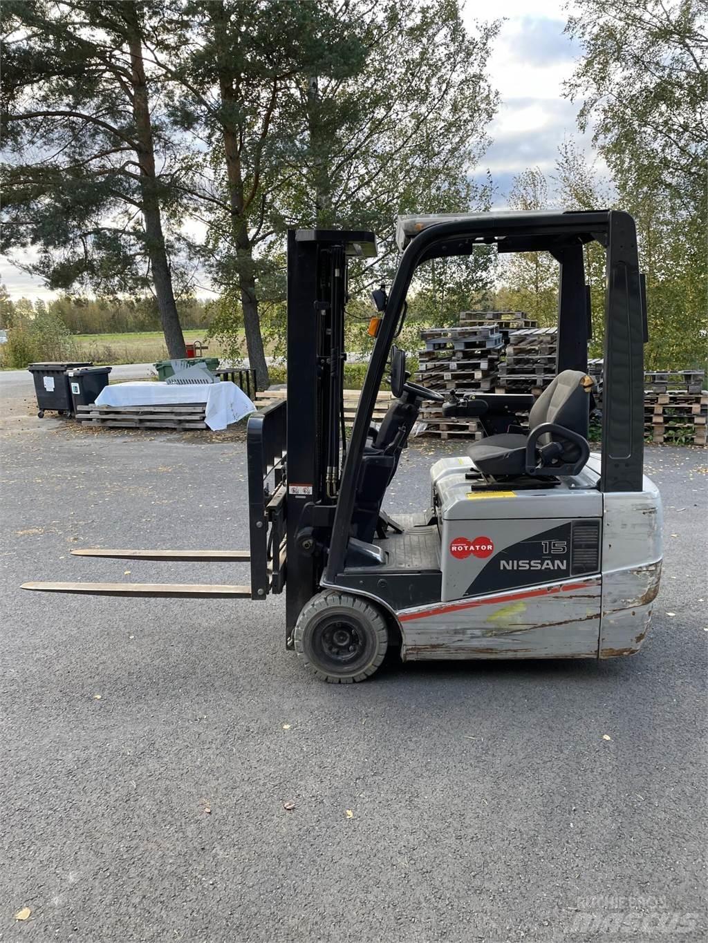 Nissan 15 Elmotviktstruckar