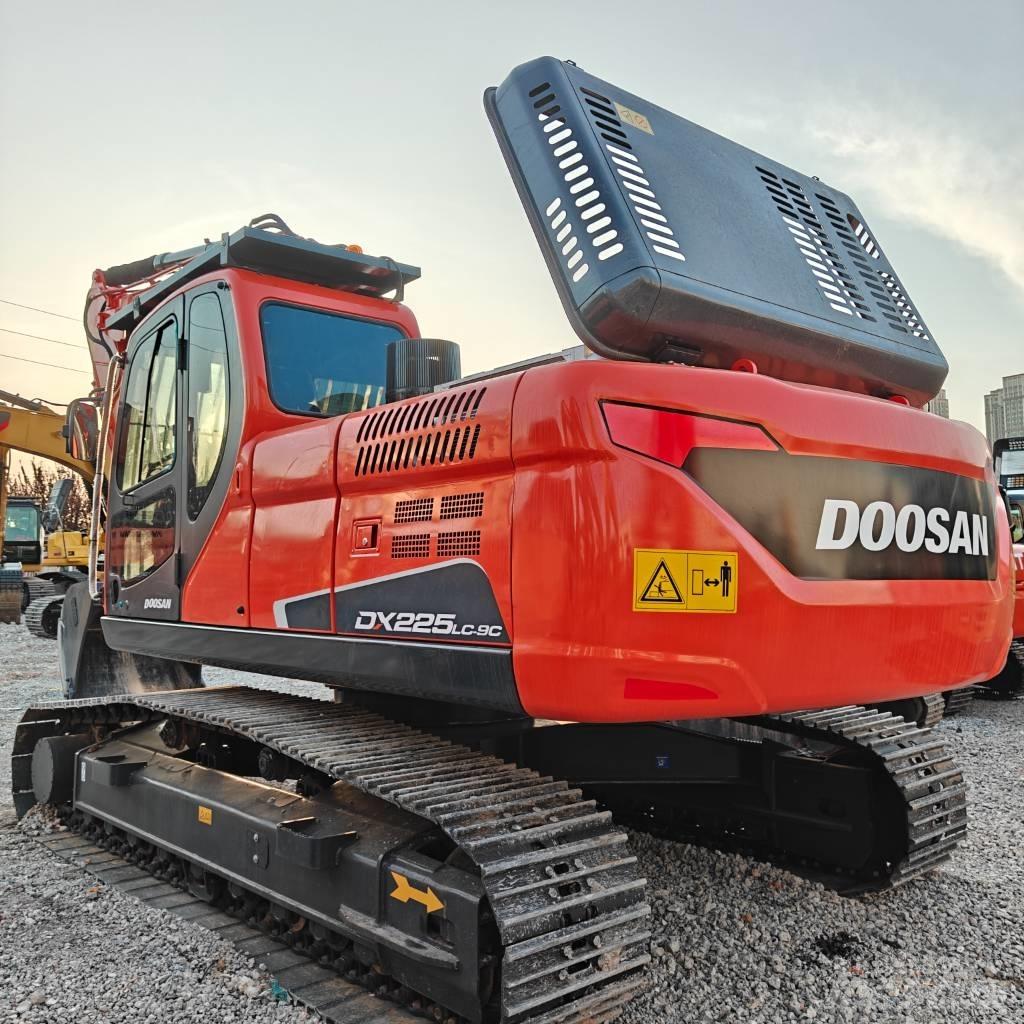 Doosan DX225LC-9C Bandgrävare