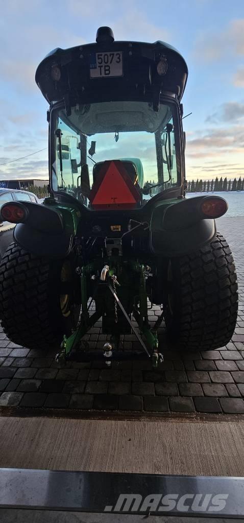 John Deere 4052 R Traktorer