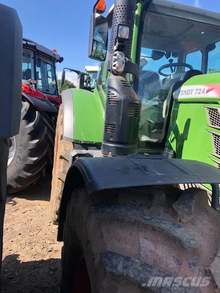 Fendt 724 Vario S4 Traktorer