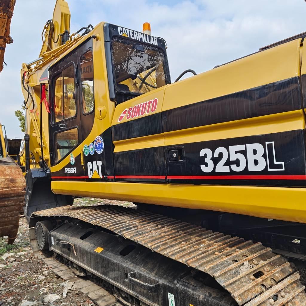 CAT 325 B L Bandgrävare