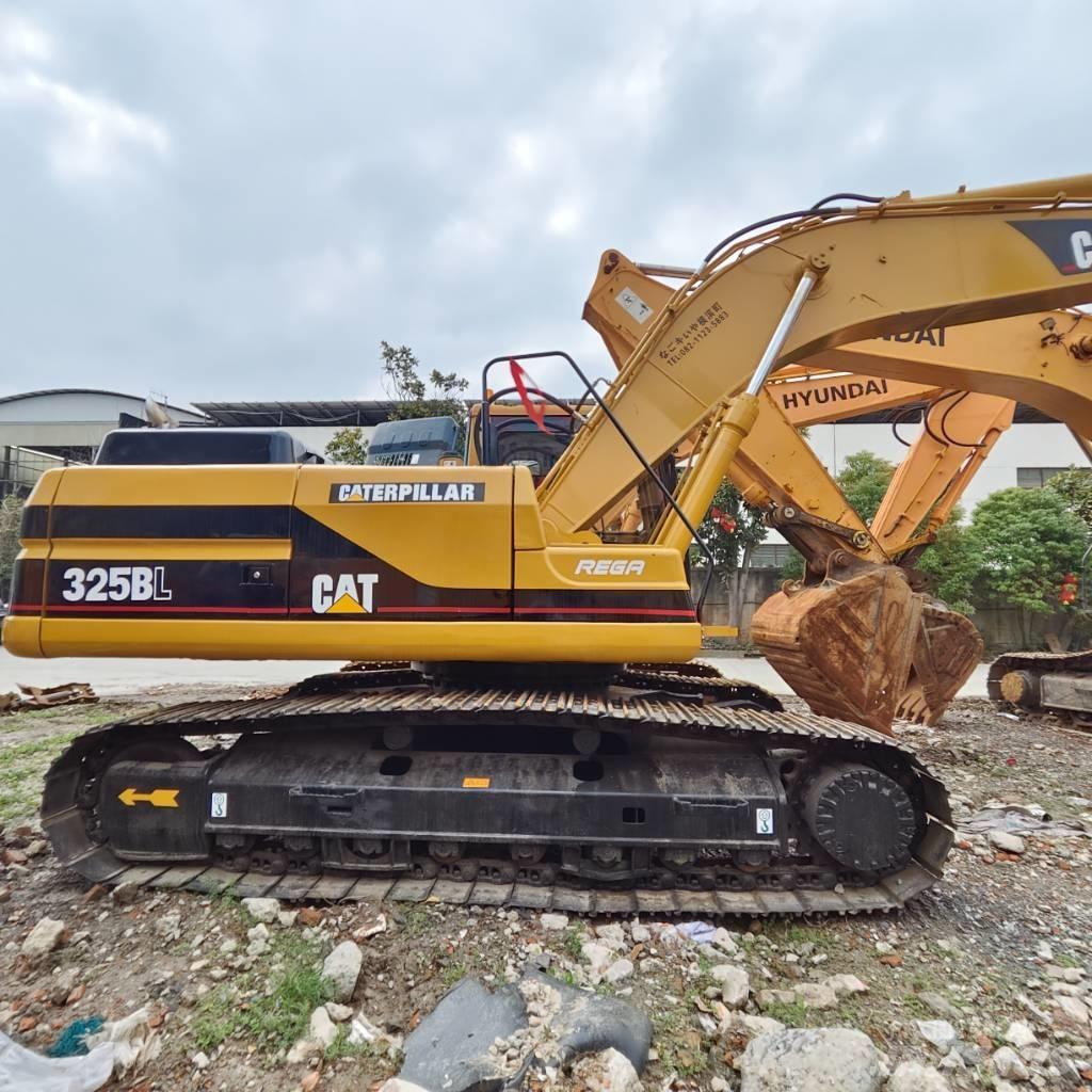 CAT 325 B L Bandgrävare