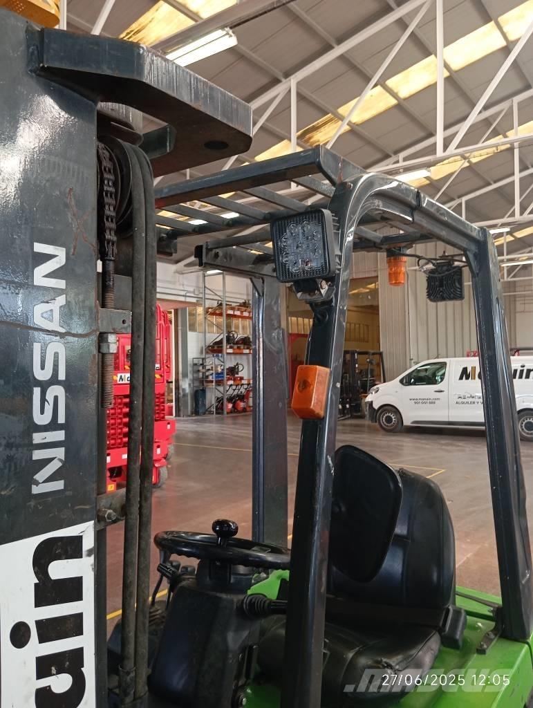 Nissan 1N1L180Q Dieselmotviktstruckar