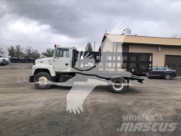 Ford L8000 Entreprenad - Övrigt