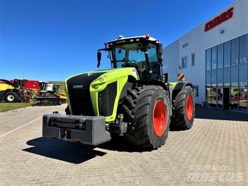 CLAAS XERION 5000 Traktorer