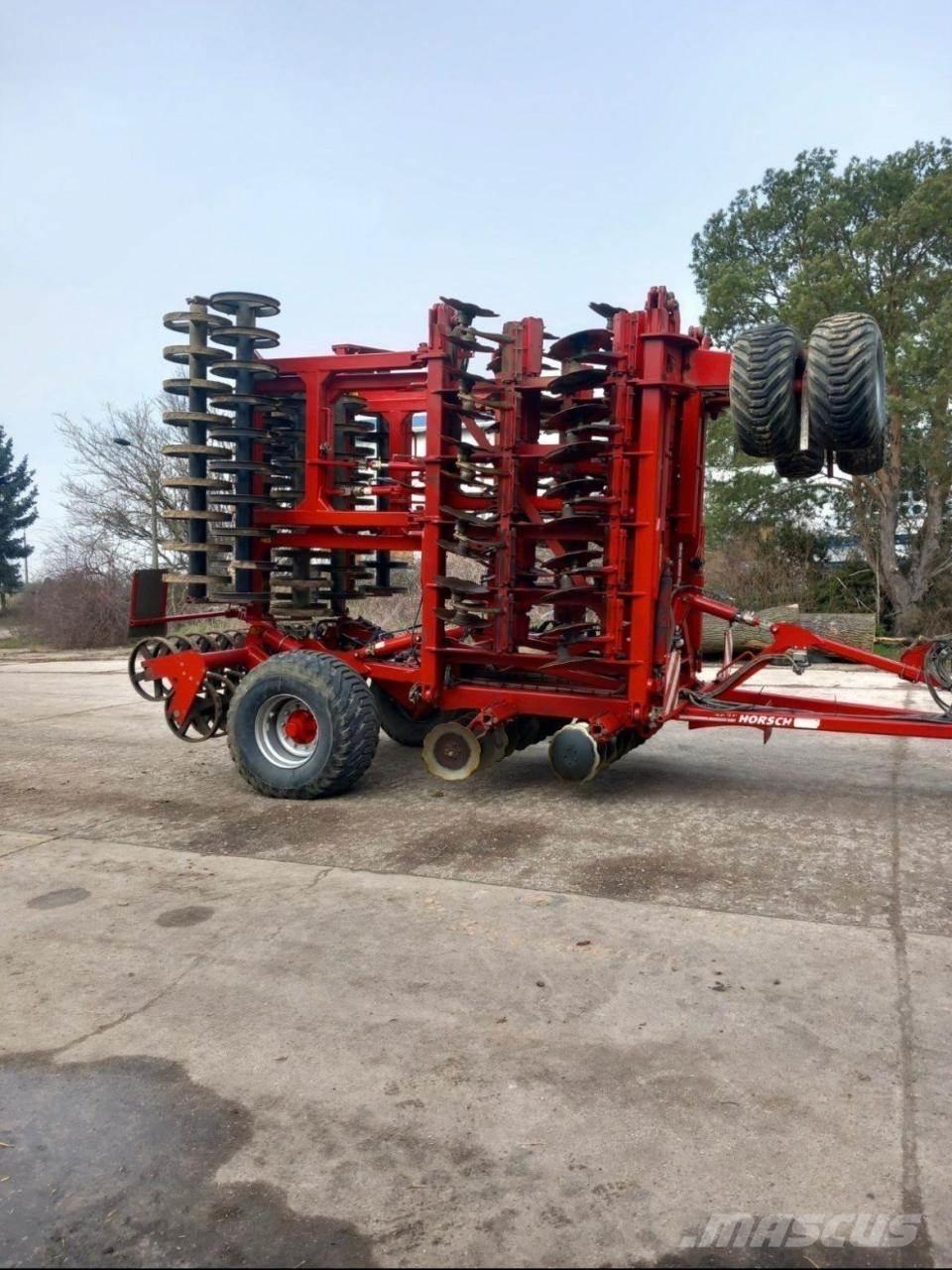 Horsch Joker 12 RT Tallriksredskap