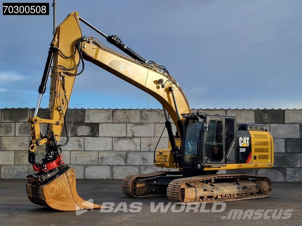 CAT 326 F L Bandgrävare