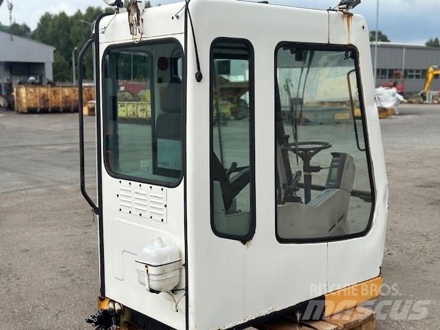 Liebherr A 924 B CAB Hytter och interiör