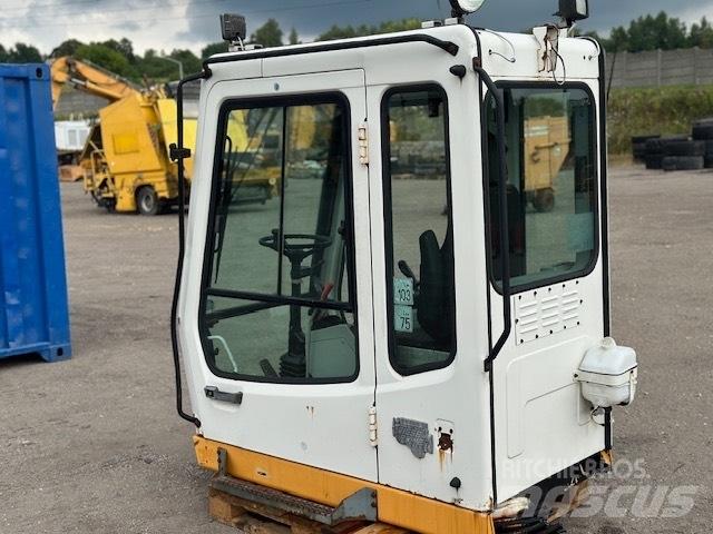 Liebherr A 924 B CAB Hytter och interiör