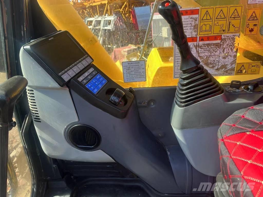Komatsu PC 450 LC-8 Bandgrävare