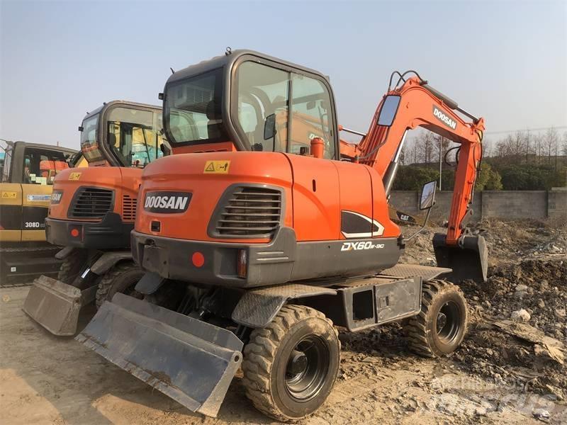 Doosan DX60 Bandgrävare