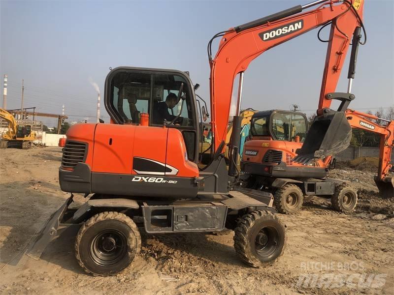 Doosan DX60 Bandgrävare