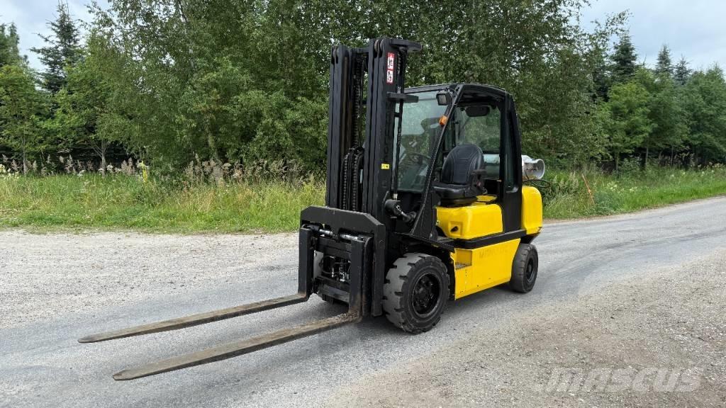Nissan DX30 Gasolmotviktstruckar