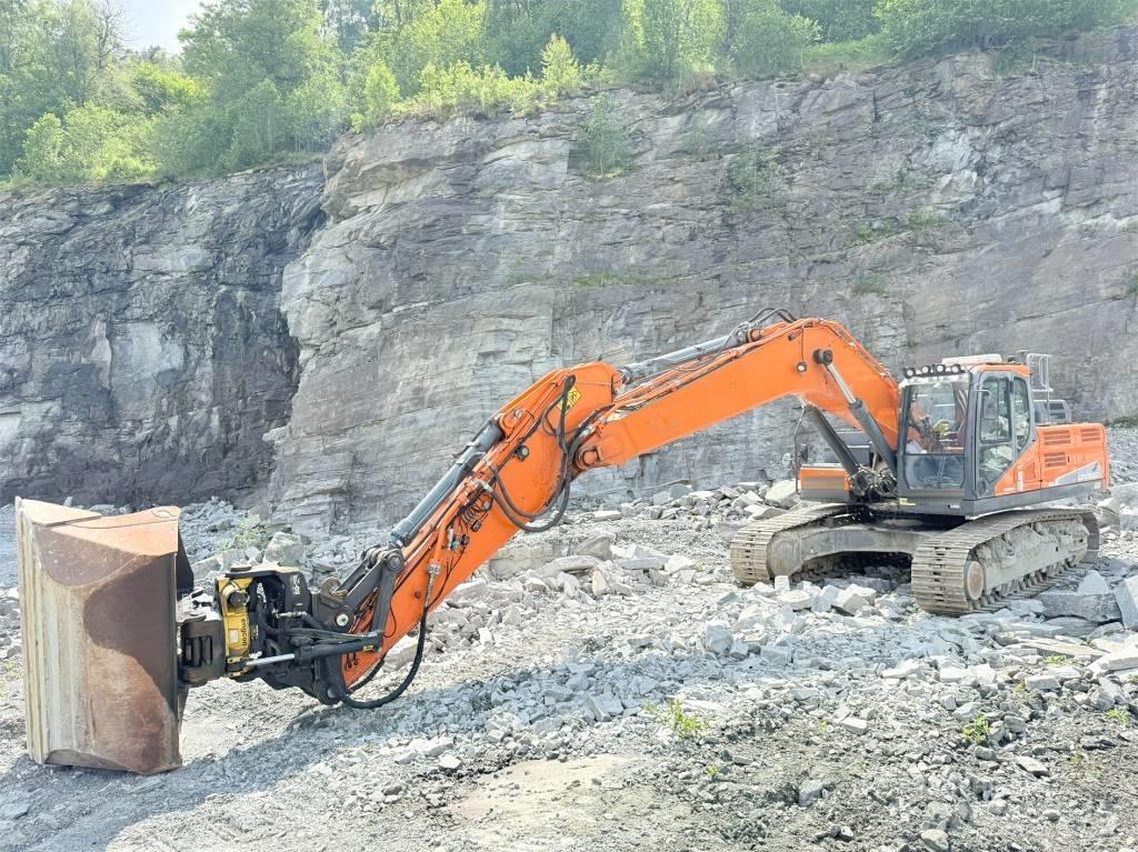 Doosan DX 300 LC-5 Bandgrävare