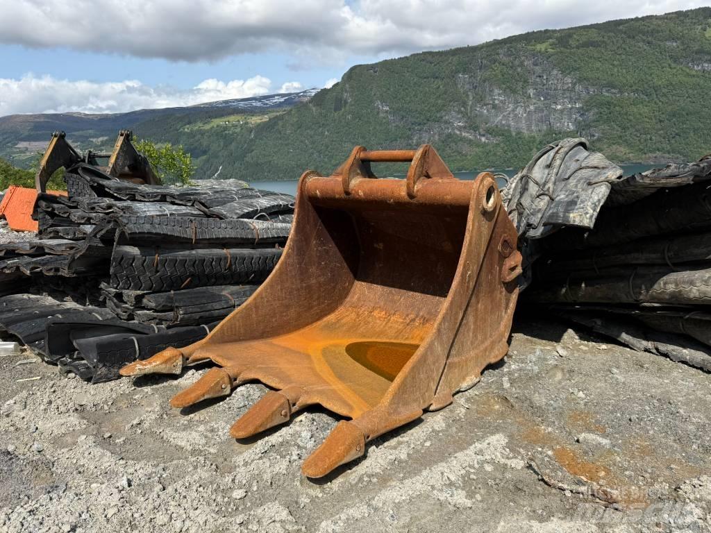Doosan DX 300 LC-5 Bandgrävare