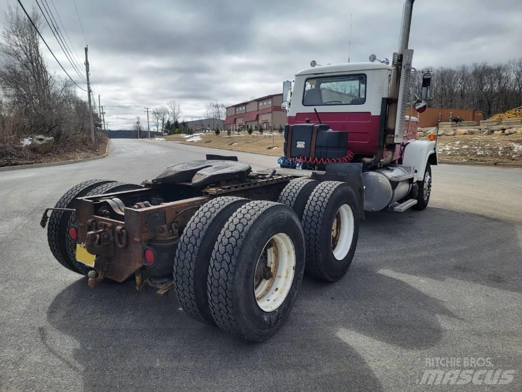 Mack RW613 Dragbilar