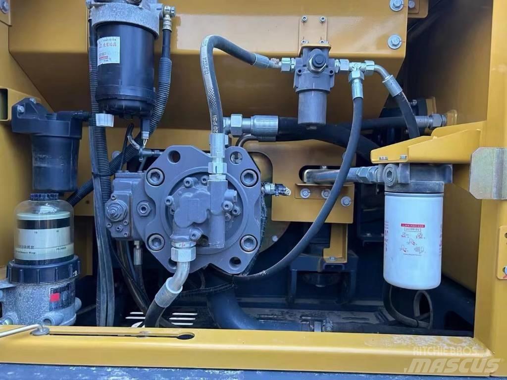 XCMG XE 200 DA Bandgrävare