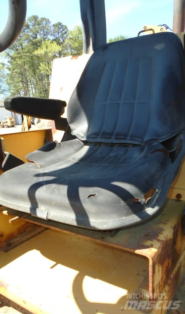 CAT CP 323 C Kombivältar