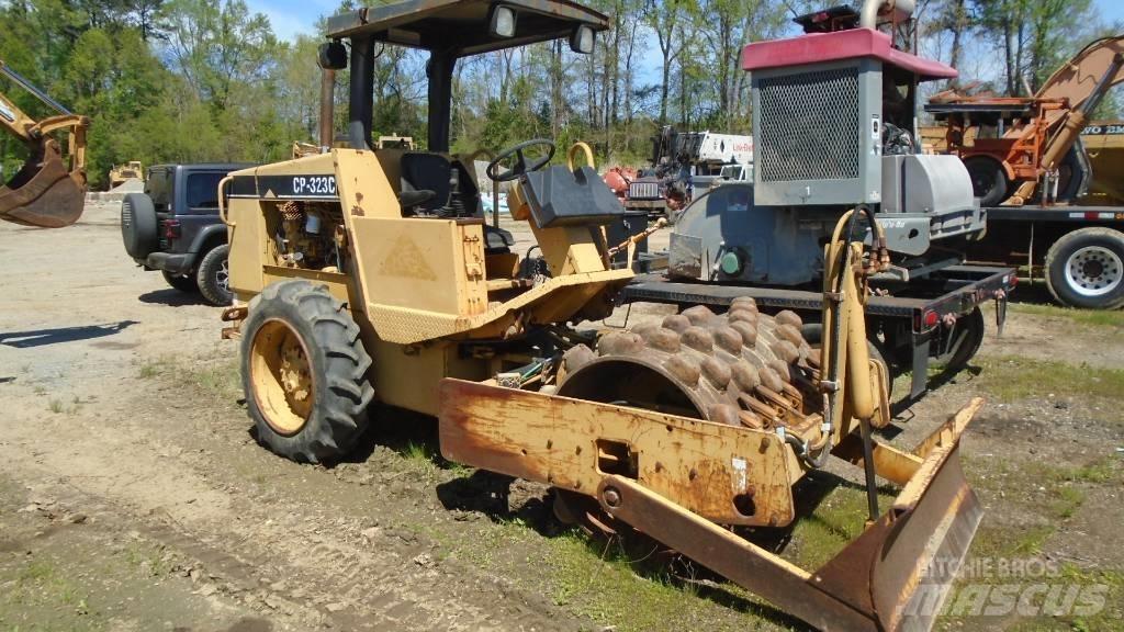 CAT CP 323 C Kombivältar
