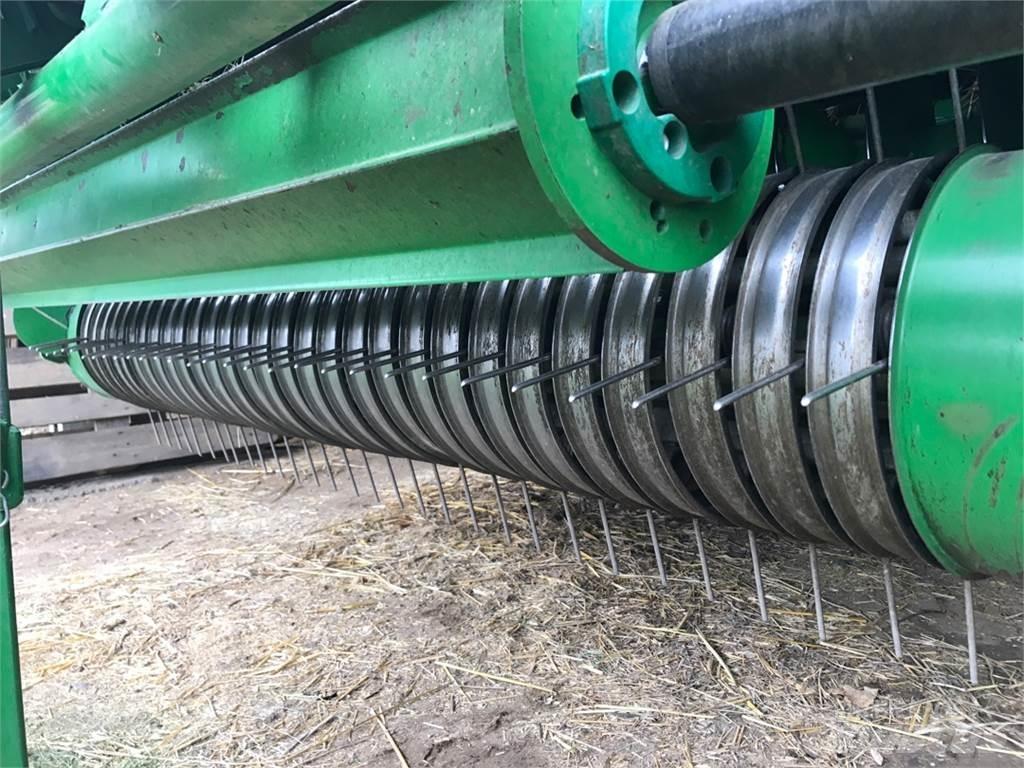 John Deere 990 Rundbalspressar
