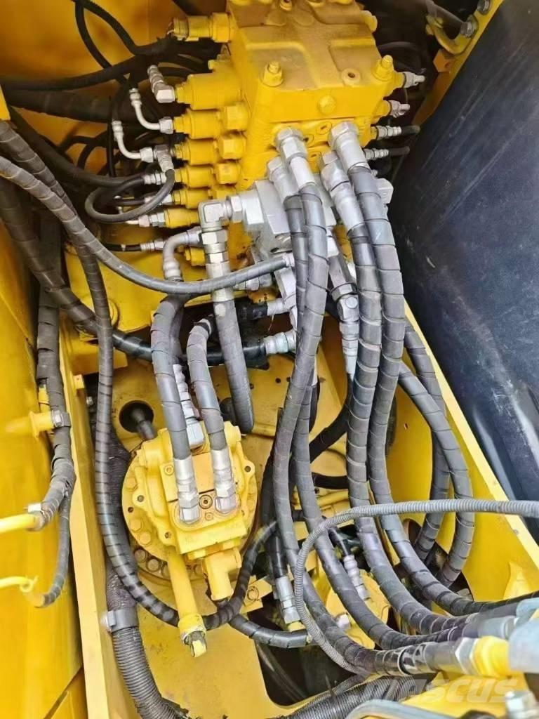 Komatsu 130-7 Bandgrävare