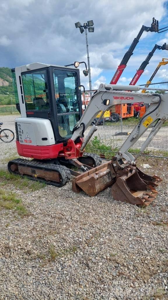Takeuchi TB 23 R Minigrävare < 7t