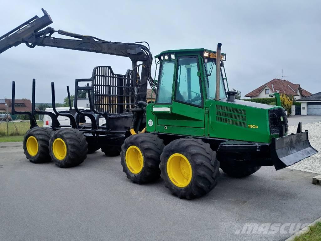 John Deere 1110 D Skotare