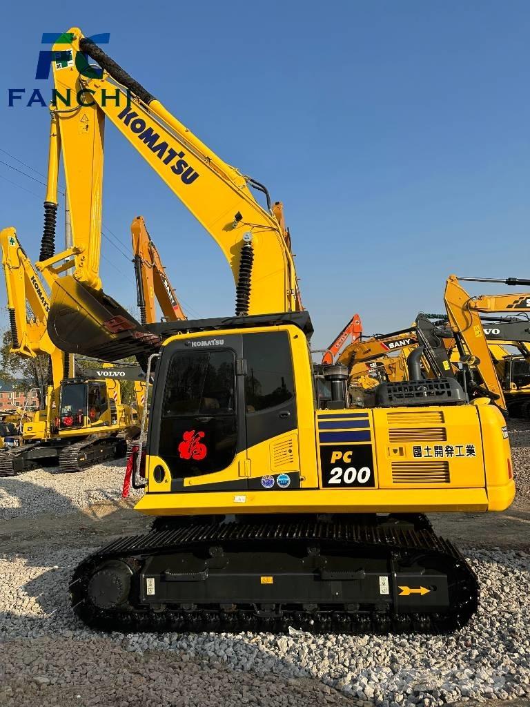 Komatsu PC 200-8 Bandgrävare