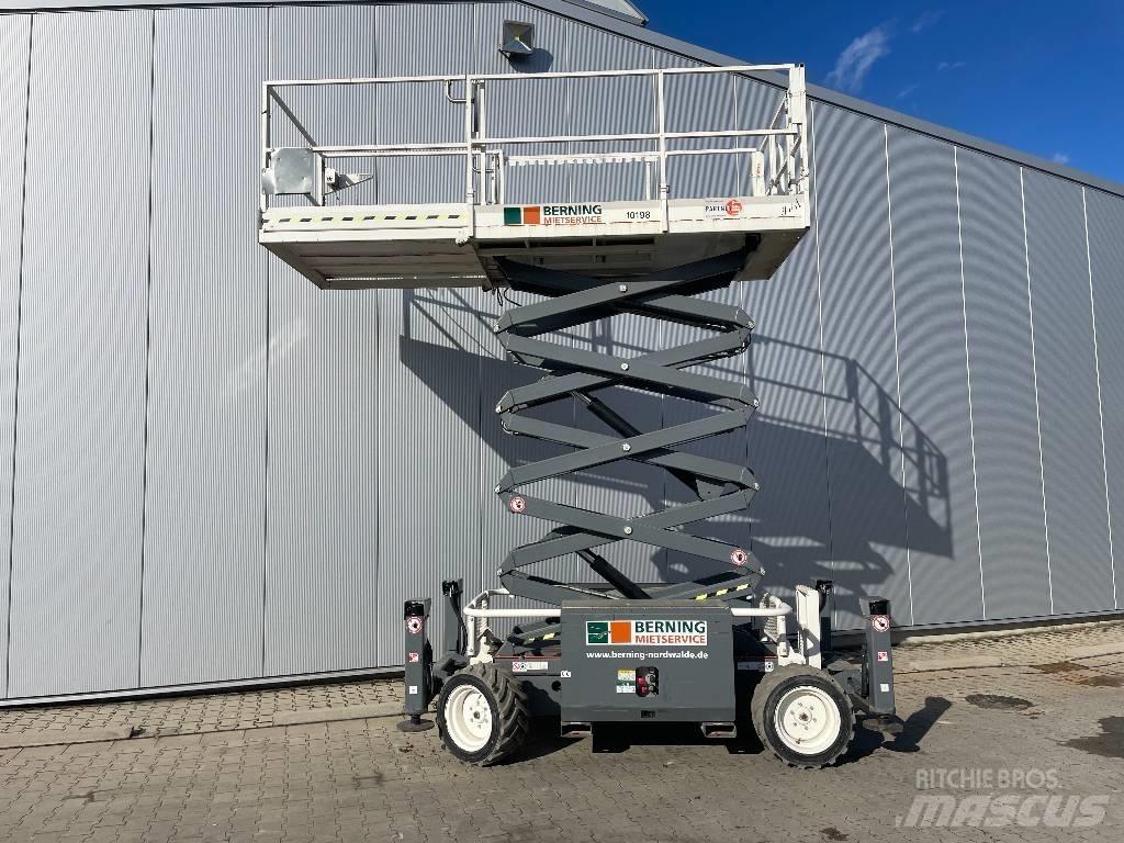 SkyJack SJ 6832 RTE Saxliftar