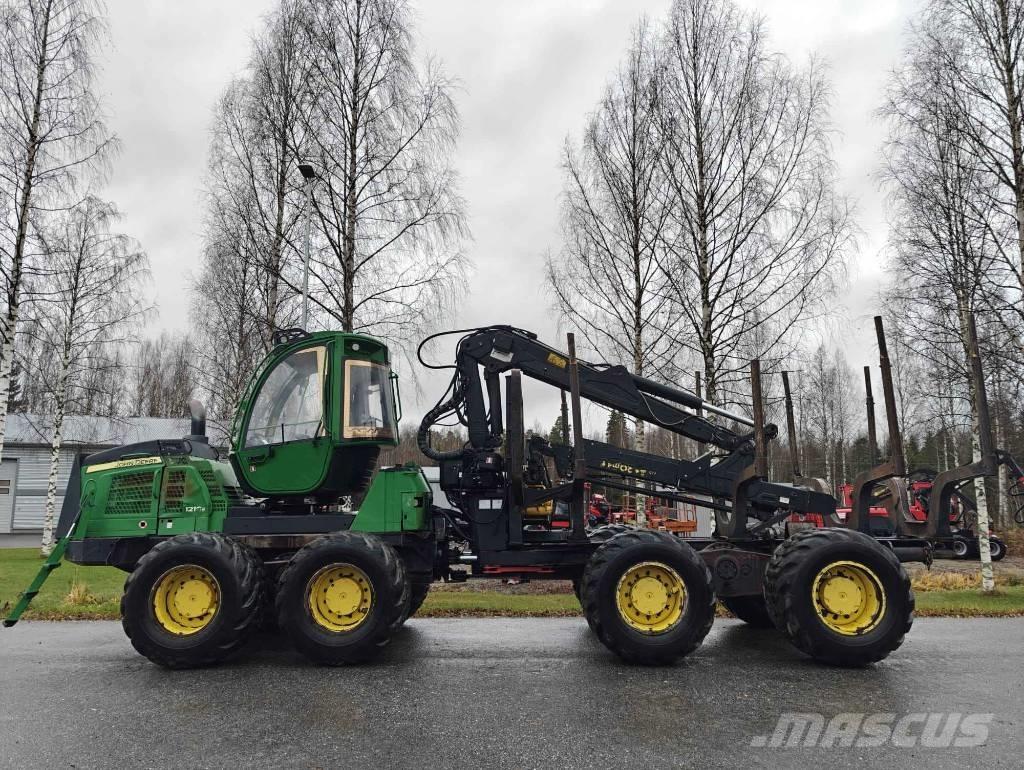 John Deere 1210 E Skotare