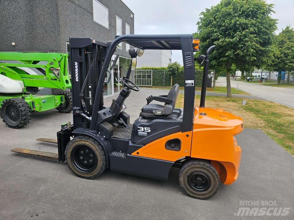 Doosan D 35 S-7 Dieselmotviktstruckar