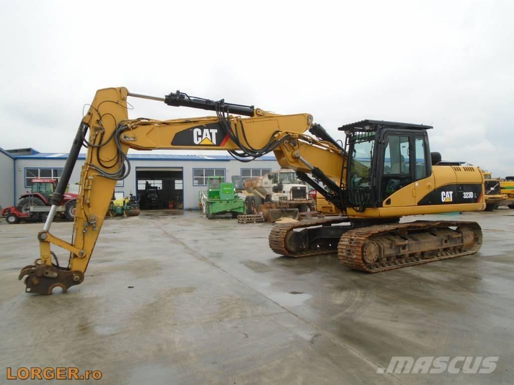 CAT 323 D Bandgrävare