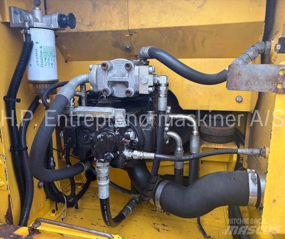 New Holland E 135 B Bandgrävare