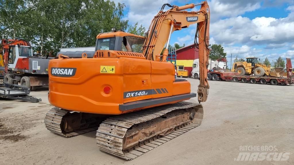 Doosan DX 140 LC-3 Bandgrävare